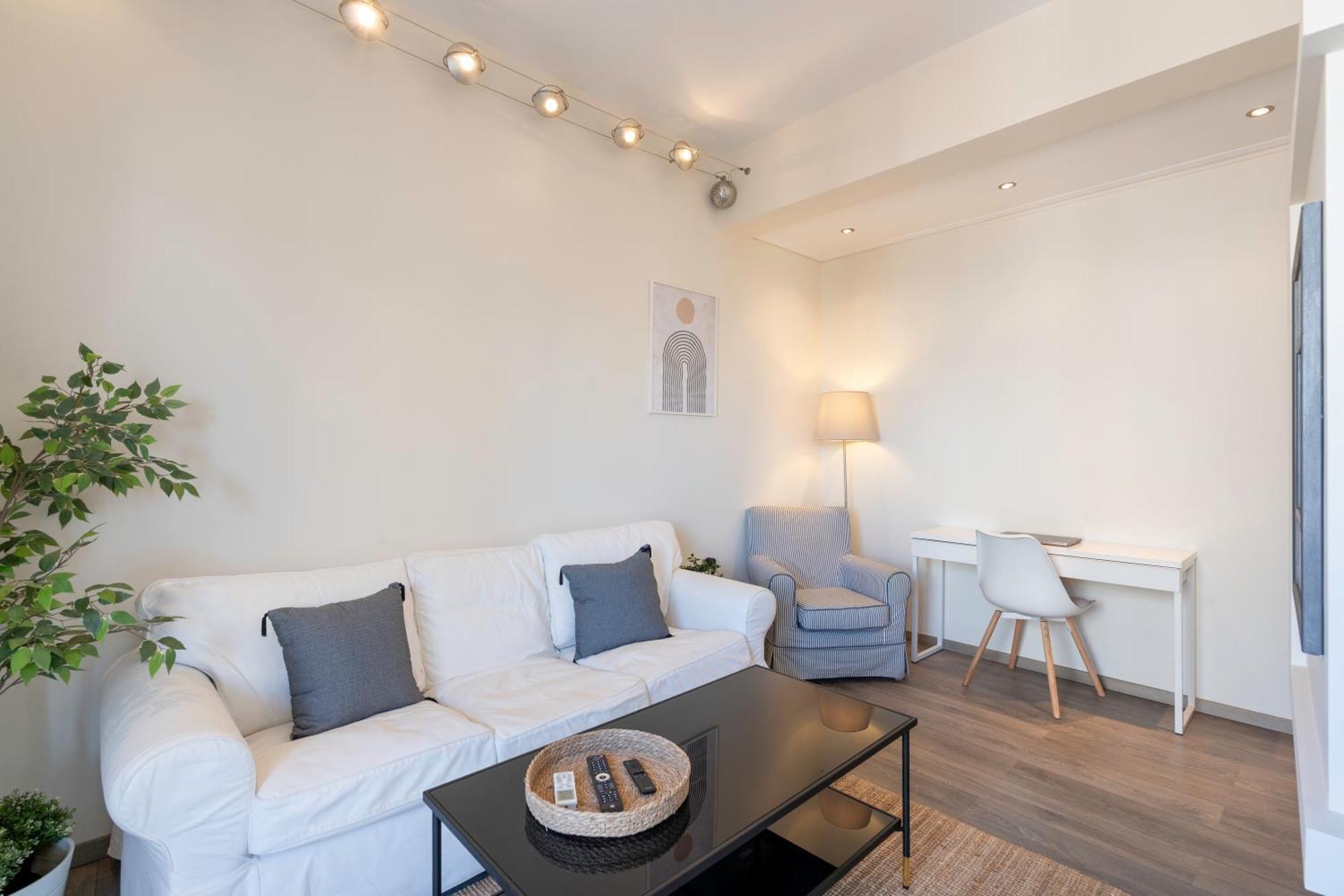 City Oasis: Newly Renovated 2Br Apt In City Center Athens Ngoại thất bức ảnh