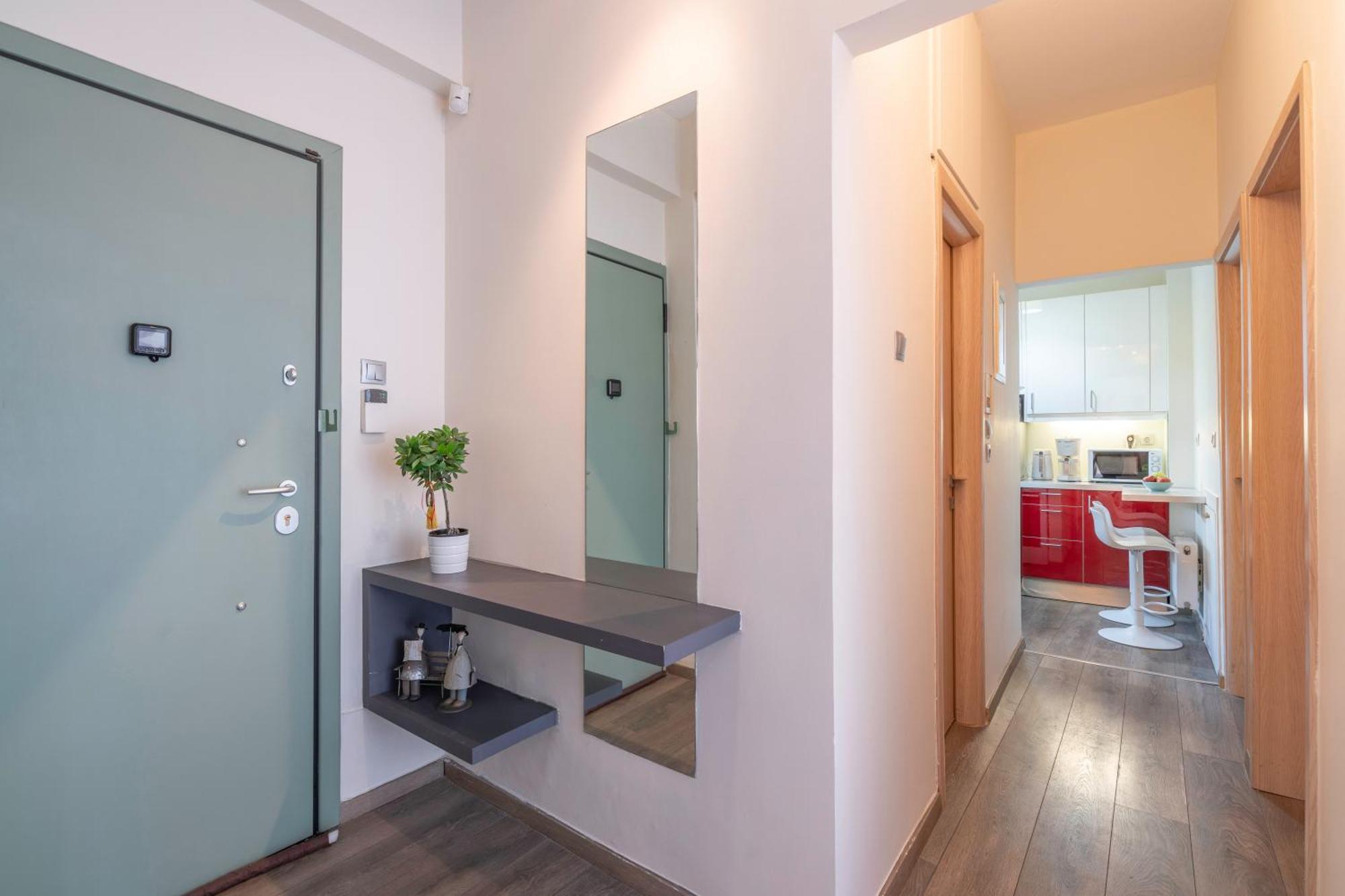 City Oasis: Newly Renovated 2Br Apt In City Center Athens Ngoại thất bức ảnh